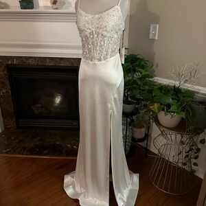 NWT Crystal Doll White Stretch Satin Wedding Formal White/Bridal Gown